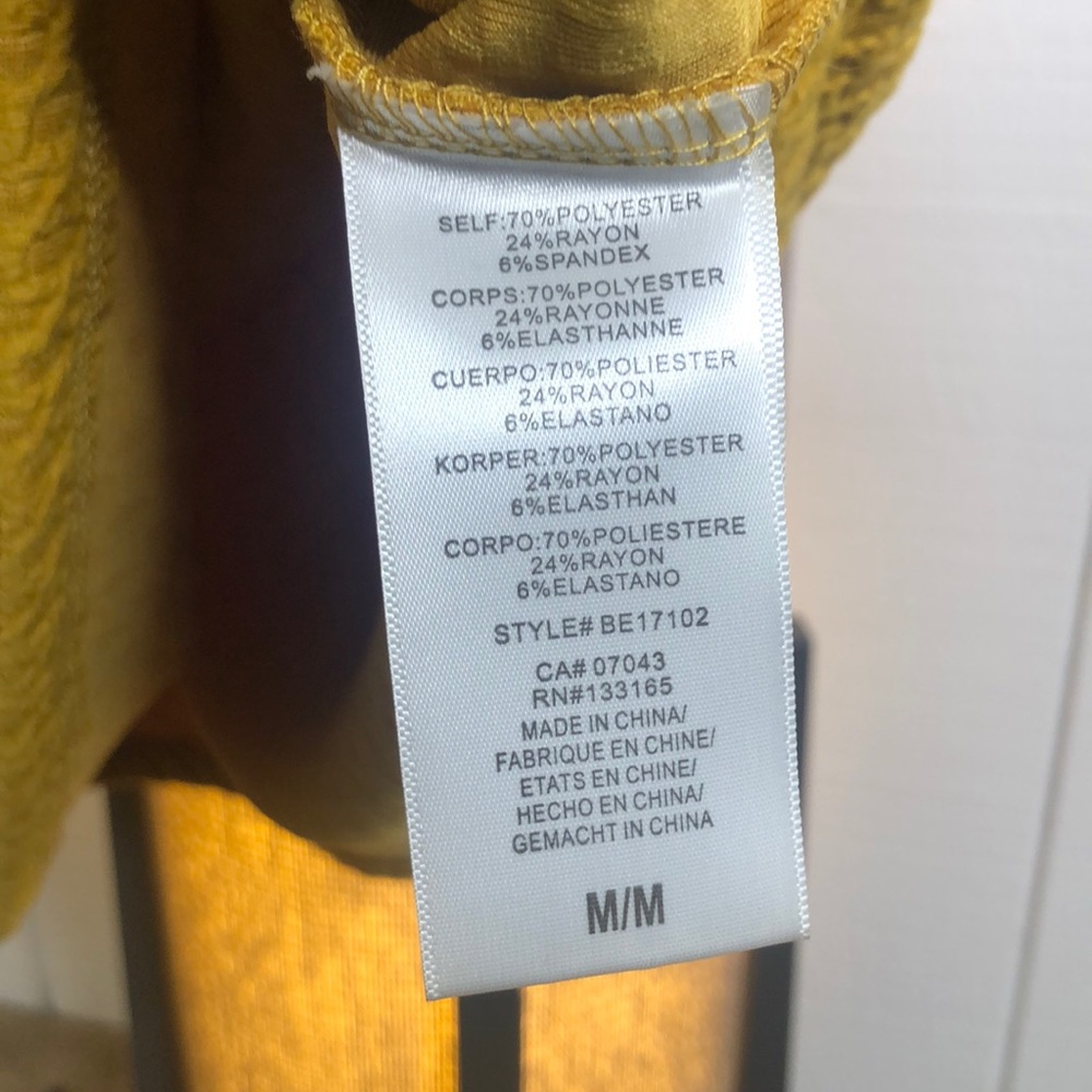 🔆Eri & Ali Mustard Yellow Blouse🔆 - Picture 4 of 4